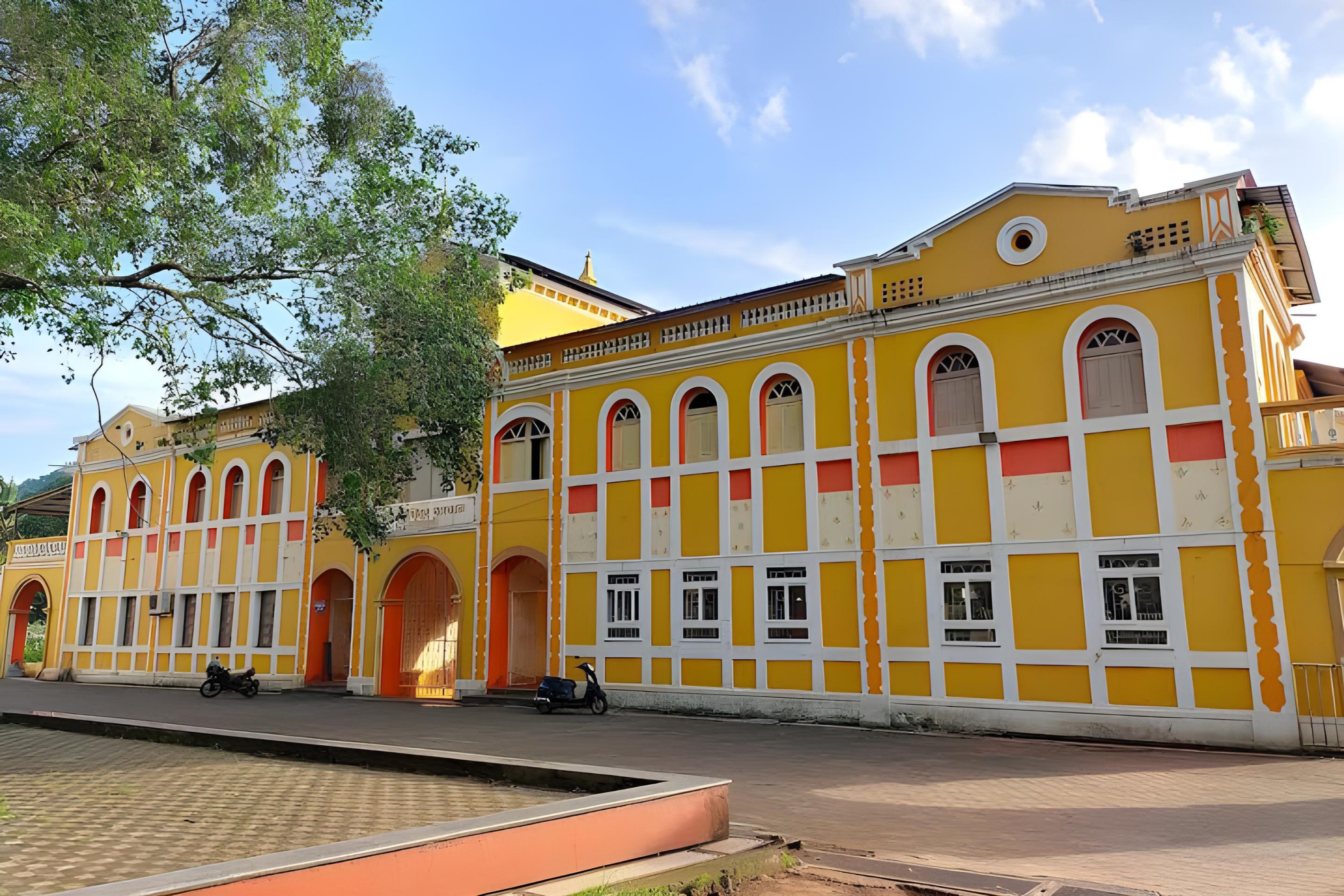 Shri Damodar Temple entrance with traditional Goan architecture